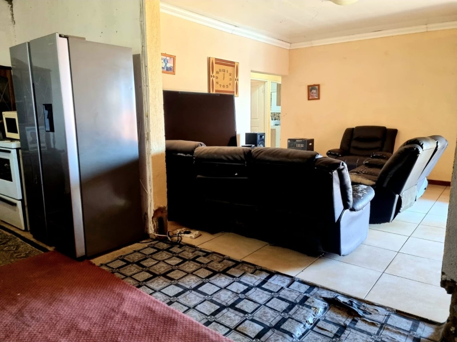 4 Bedroom Property for Sale in Agisanang Northern Cape